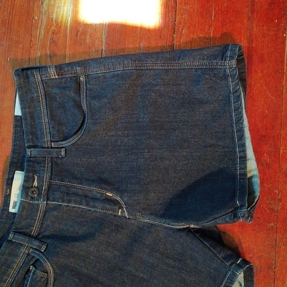 Levi's Dark Wash Jean Shorts Sz 12 - Picture 4 of 9